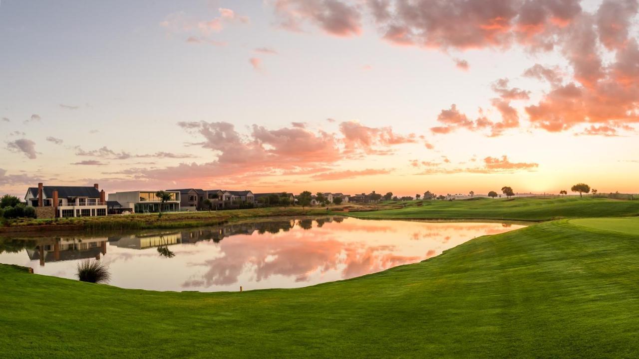 The Serengeti Lodgeケンプトンパーク エクステリア 写真