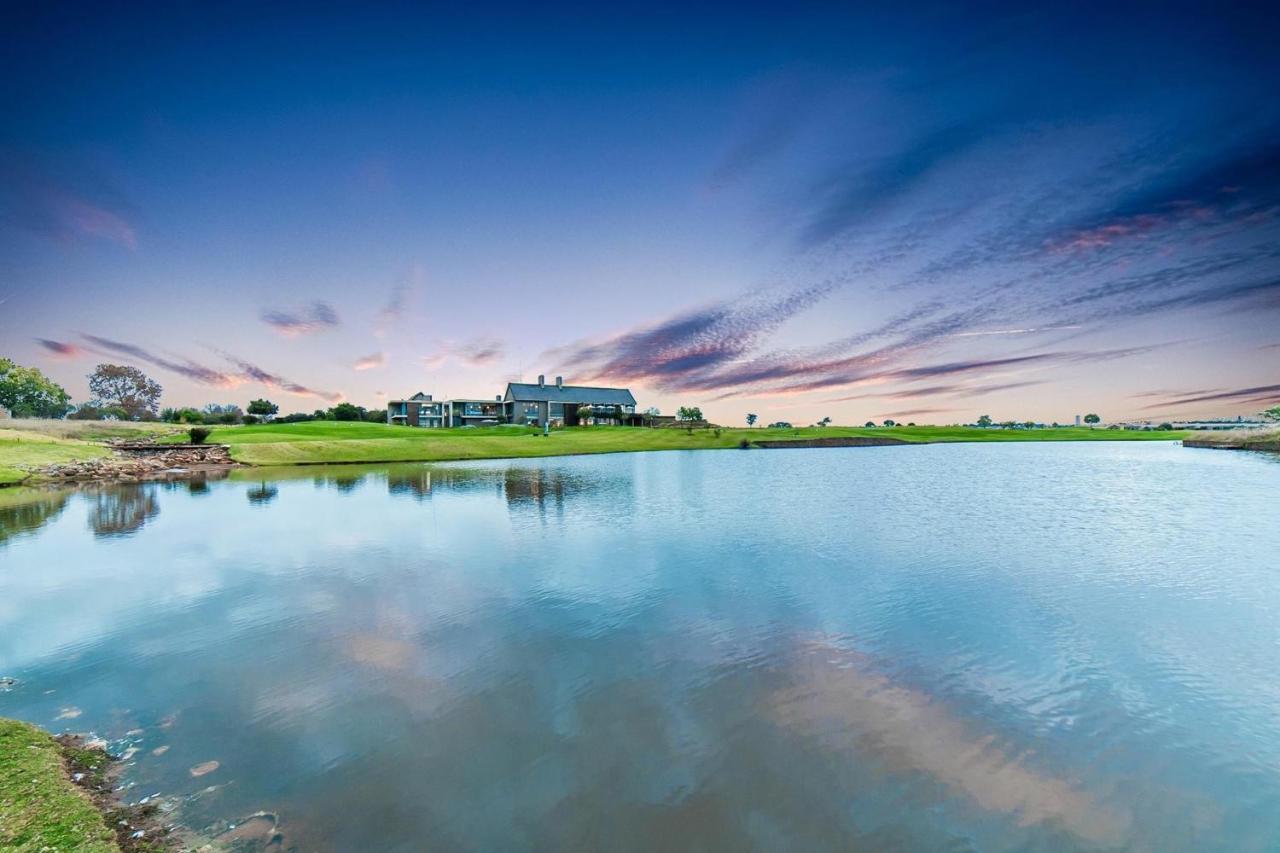 The Serengeti Lodgeケンプトンパーク エクステリア 写真